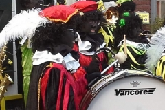 Zwarte Pieten Band in de Voorstraat